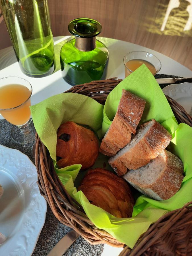 Le Lodge Des Chenes Brousses-et-Villaret ภายนอก รูปภาพ